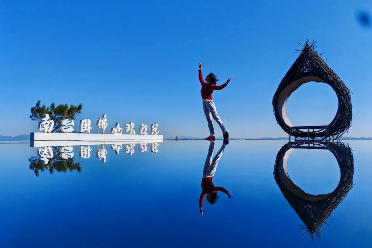 河源+梅州3天團·《醉美丹霞+廣東梵淨山》「梅州五指石景區」世界第一天然大佛「南台臥佛山景區」嶺南第一古鎮「佗城古鎮」（永安旅遊 旅行團）