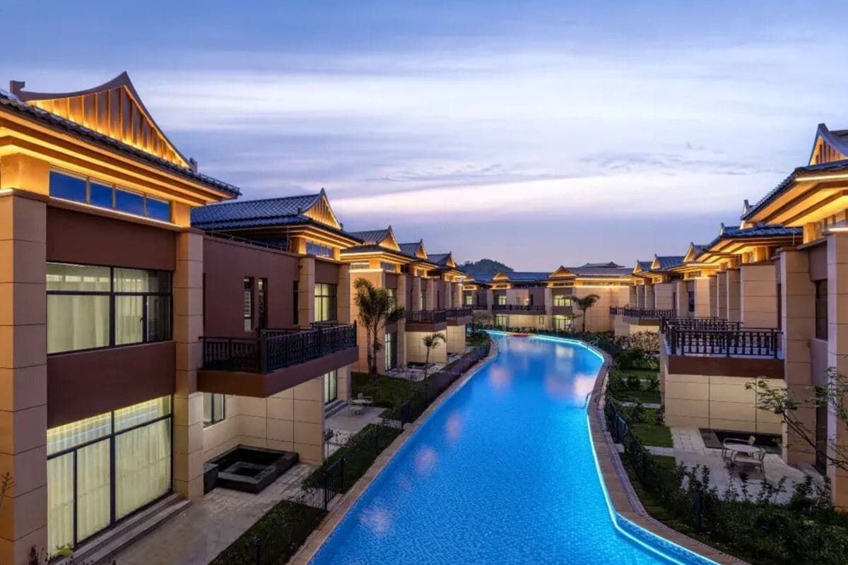 河源+韶關3天團·《冬泡温泉+夏天嬉水(網紅泳道+水上樂園)》保證入住韶關翁源龍泰翁山源温泉城(親水別墅客房)(永安旅遊 旅行團)