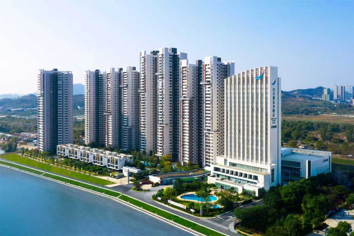 廣州+佛山2天團·保證入住白天鵝旗下~佛山白天鵝采奕酒店，於酒店內享用【自助晚餐】（永安旅遊 旅行團）