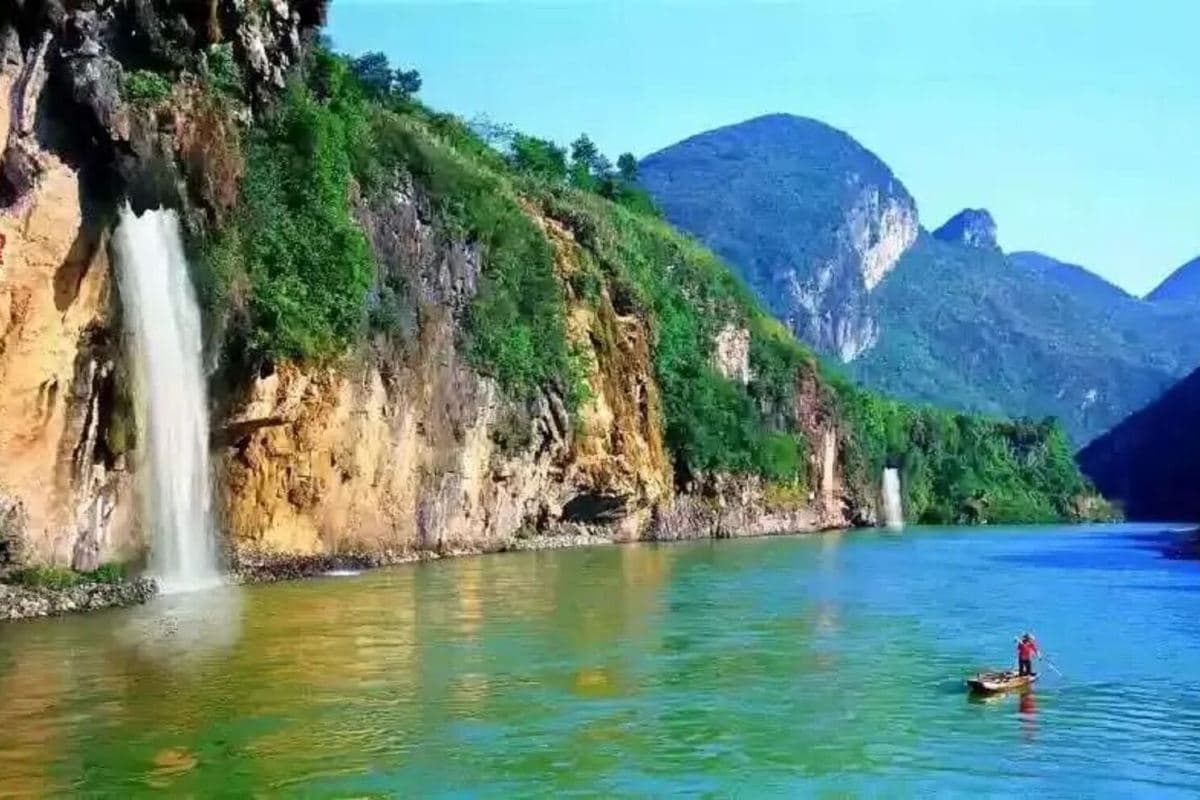 清遠+連州3天團·《清遠森度遊》“灕江山水仙境”「湟川三峽」“嶺南一絕”「連州地下河」「筆架山天然氧吧~大瀑布羣」（永安旅遊 旅行團）