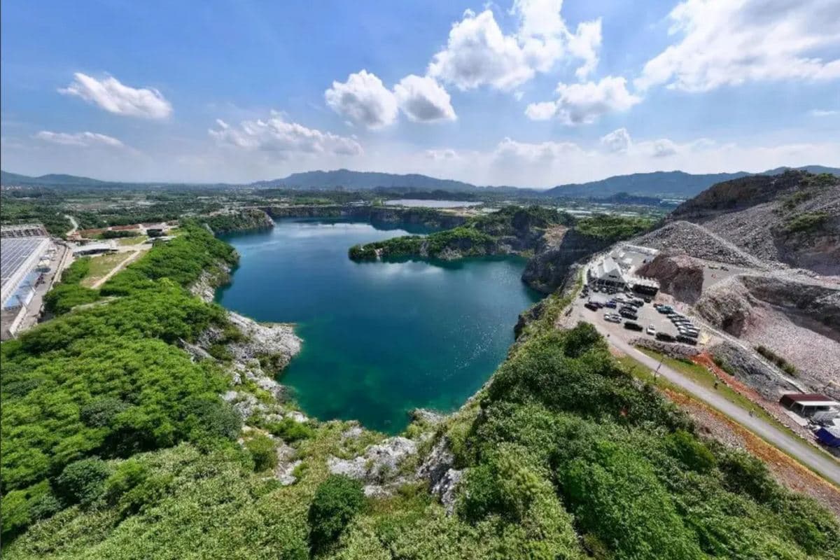 佛山2天團·潮遊三水+佛山美饌 新晉潮人打卡熱點 藏在礦山間的懸崖「浮日藍礦咖啡」(包每人1杯美式咖啡)（永安旅遊 旅行團）