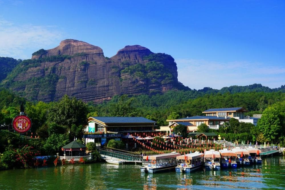 暢遊粵北新方式【丹霞山風景區】乘船遊“水上丹霞〞純玩3天（東瀛遊 旅行團）